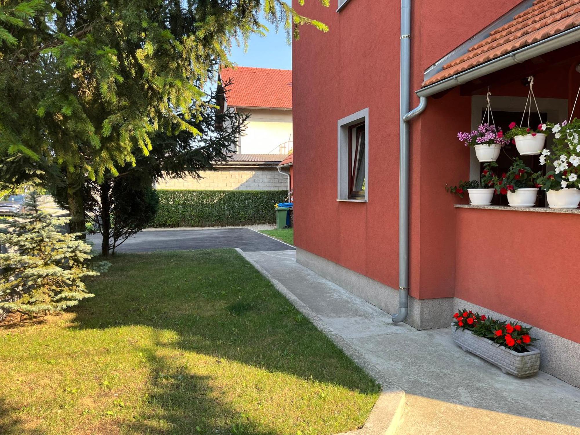 T&m Zagreb Airport Apartment *